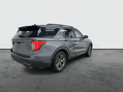 Used 2021 Ford Explorer XLT w/ Equipment Group 202A RWD image 3