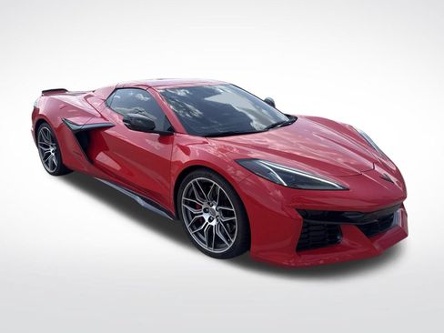 Used 2024 Chevrolet Corvette Z06 RWD image 3