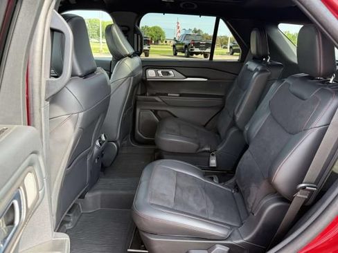 Used 2025 Ford Explorer ST AWD/4WD image 14