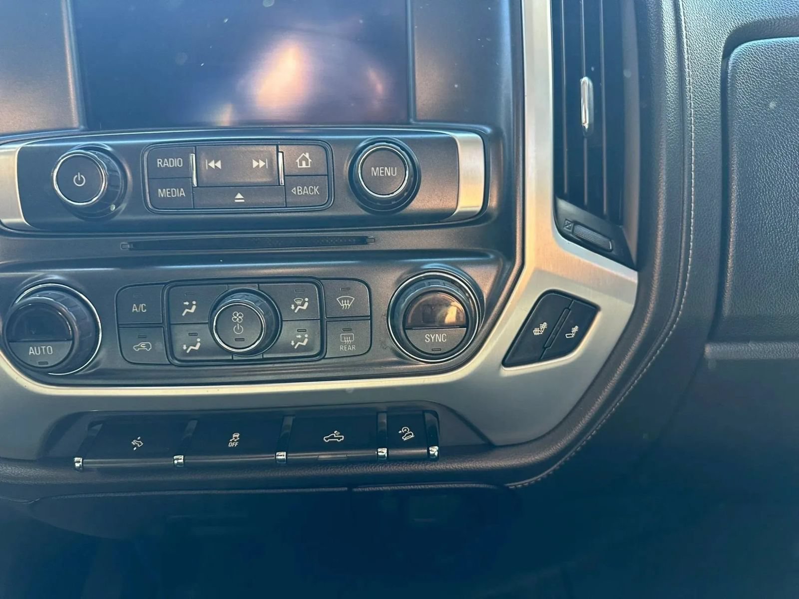 Used 2016 GMC Sierra 1500 SLT w/ Suspension Package, Off-Road AWD/4WD image 30