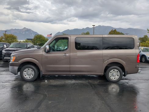 Used 2014 Nissan NV 3500 SL w/ Technology Package RWD image 9