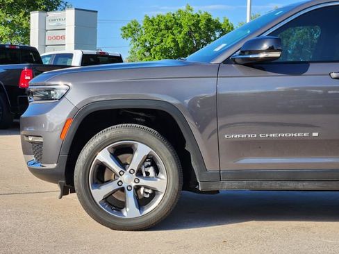 Certified 2024 Jeep Grand Cherokee L Limited image 8