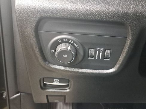 Certified 2023 Jeep Grand Cherokee L Limited image 28