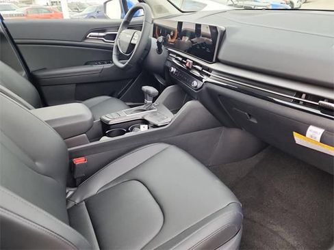 Used 2026 Kia Sportage EX FWD image 16