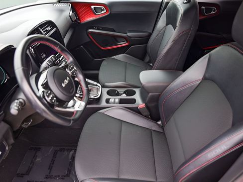 Used 2024 Kia Soul GT-Line w/ Option Group 020 FWD image 12