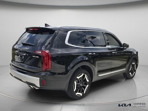 Certified 2024 Kia Telluride S FWD image 7