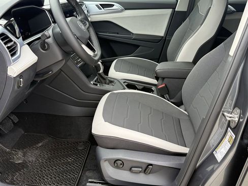 New 2026 Volkswagen Taos SE FWD image 12