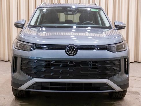 New 2026 Volkswagen Tiguan SE image 3