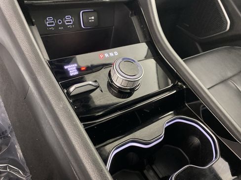 Used 2023 Jeep Grand Cherokee Limited image 31