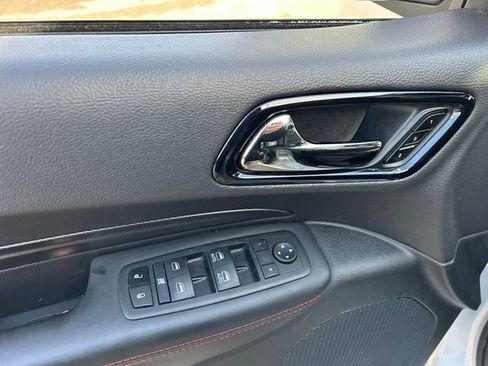 Used 2025 Dodge Durango R/T image 32