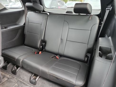 Used 2020 Chevrolet Traverse LT image 13