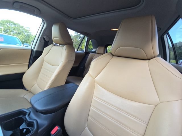 Used 2019 Toyota RAV4 XLE Premium FWD image 24