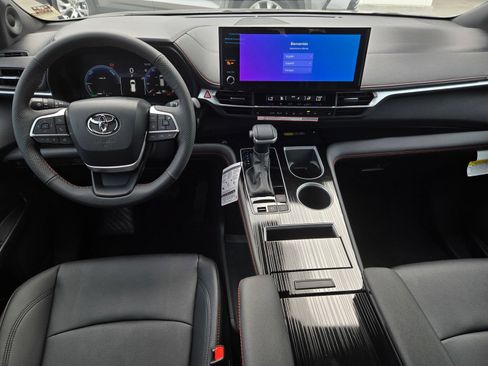 Certified 2026 Toyota Sienna XSE FWD image 14