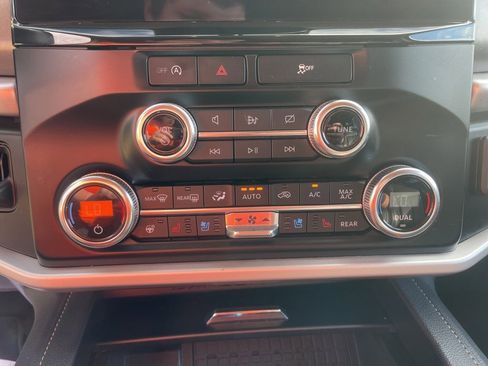 Used 2024 Ford Expedition Max XLT image 23