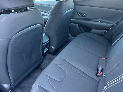 Used 2025 Hyundai Elantra Sport FWD image 11