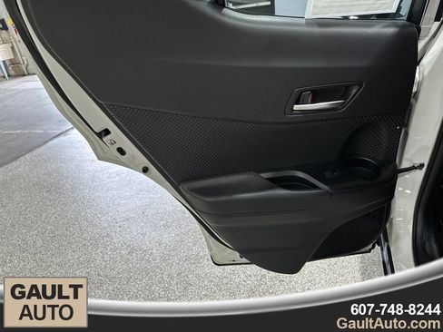 Used 2021 Toyota C-HR LE FWD image 13