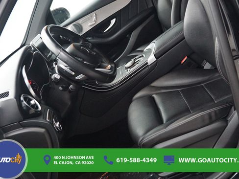 Used 2019 Mercedes-Benz GLC 300 4MATIC image 9