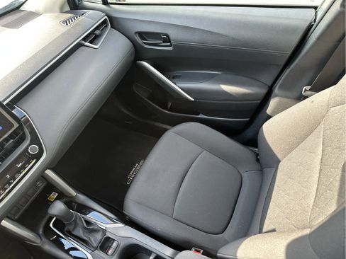 Used 2023 Toyota Corolla Cross LE AWD/4WD image 11