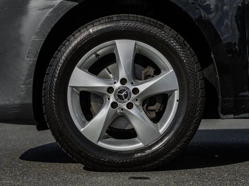 Used 2018 Mercedes-Benz Metris Passenger image 13