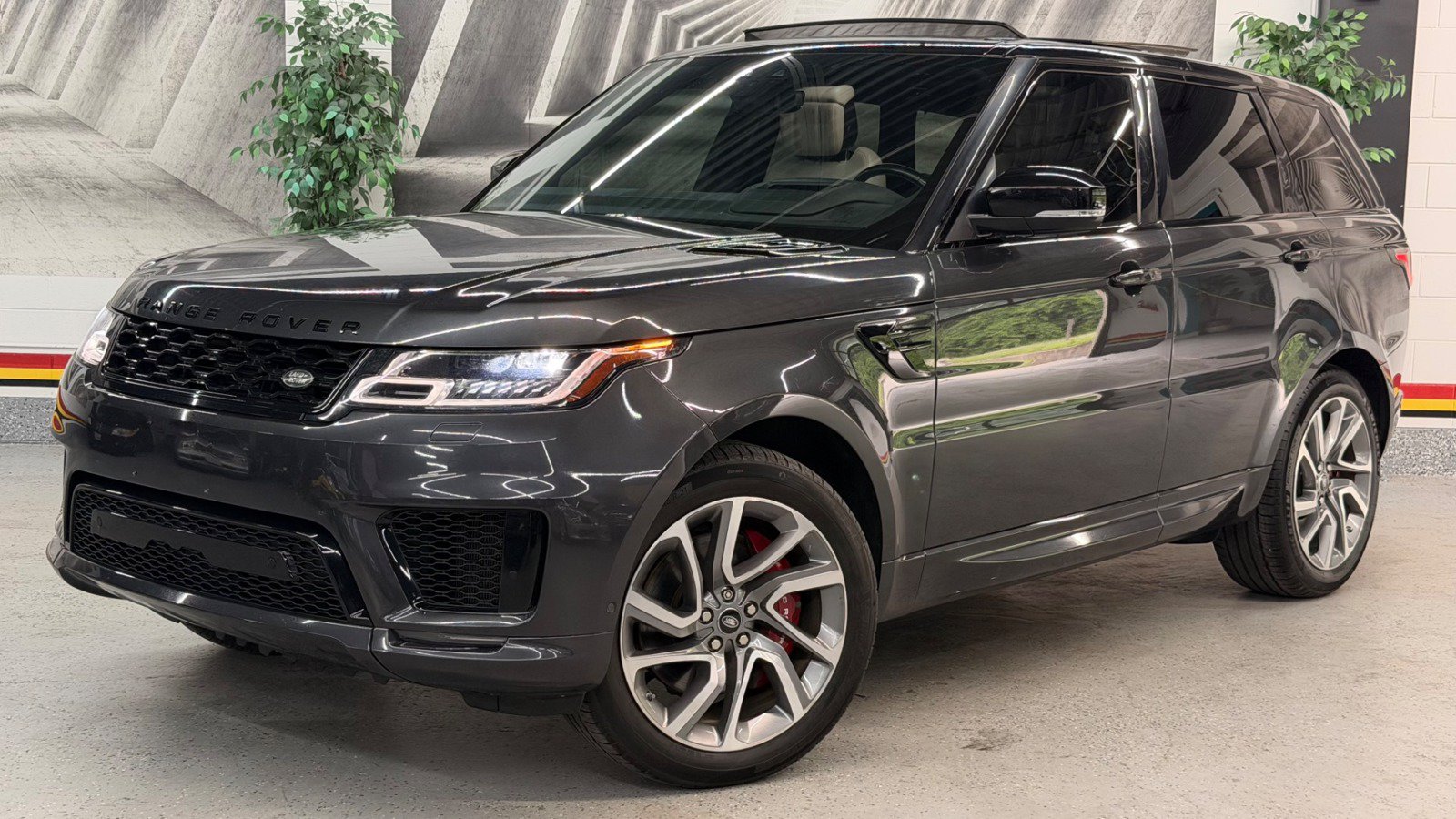 Used 2018 Land Rover Range Rover Sport HSE Dynamic AWD/4WD image 3
