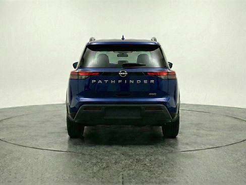 Used 2025 Nissan Pathfinder SV image 7