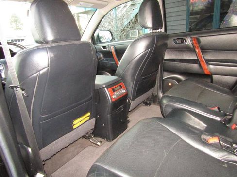 Used 2012 Toyota Highlander Limited image 35