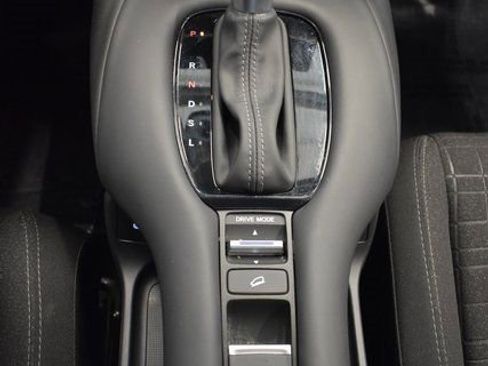 Used 2025 Honda HR-V LX image 29