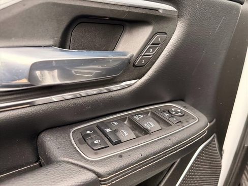 Used 2023 RAM 1500 Laramie image 12