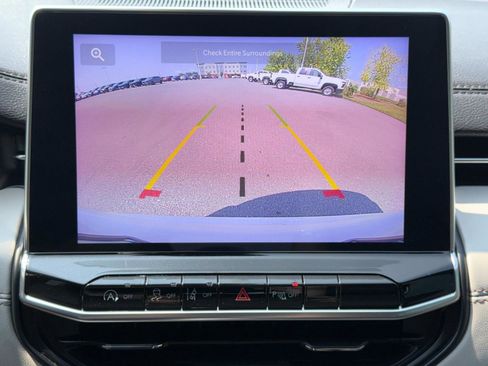 Used 2024 Jeep Compass Limited image 4