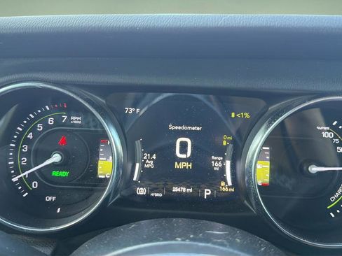 Used 2022 Jeep Wrangler Unlimited Sahara w/ Cold Weather Group AWD/4WD image 10