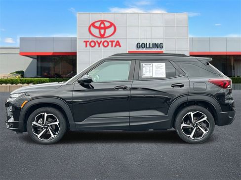 Used 2022 Chevrolet TrailBlazer RS w/ Sun and Liftgate Package image 2