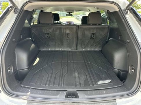 Used 2023 Chevrolet Blazer LT w/ Convenience Package FWD image 9