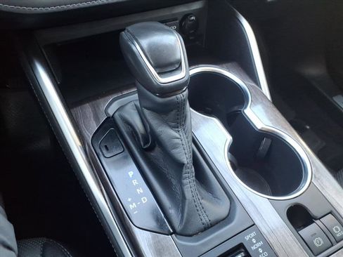 Used 2020 Toyota Highlander Limited image 25