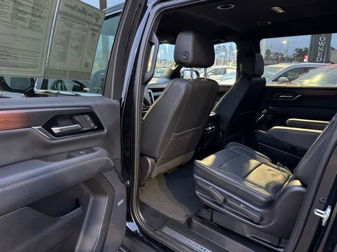 Used 2025 GMC Yukon XL Denali image 36