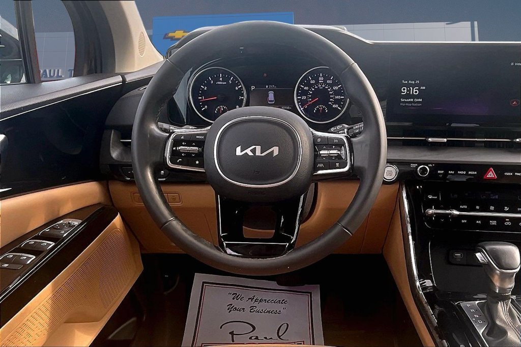 Used 2024 Kia Carnival EX FWD image 9