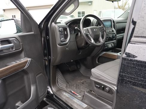 Used 2021 Chevrolet Silverado 1500 LT Trail Boss w/ LPO, Dark Essentials Package AWD/4WD image 13