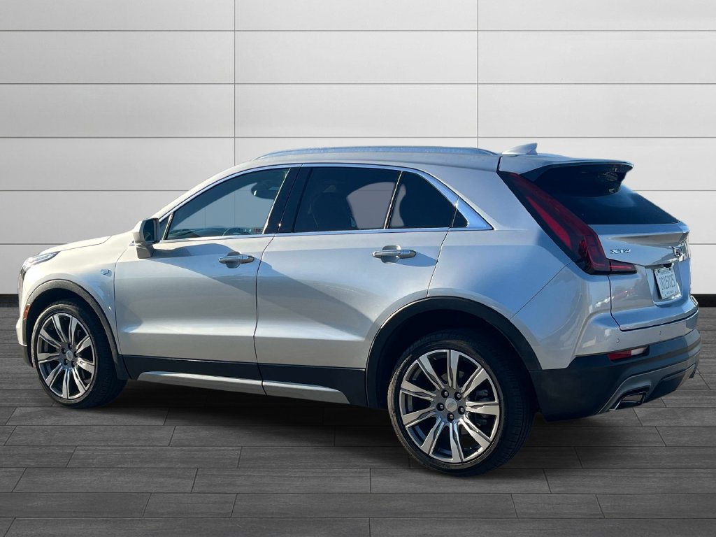 Used 2019 Cadillac XT4 Premium Luxury w/ Technology Package FWD image 3