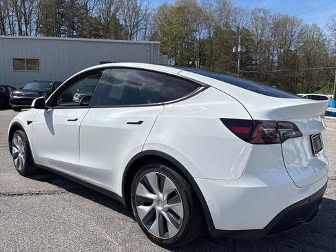 Used 2021 Tesla Model Y Long Range image 2