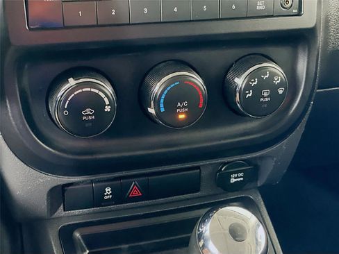 Used 2017 Jeep Patriot Sport w/ Power Value Group AWD/4WD image 16