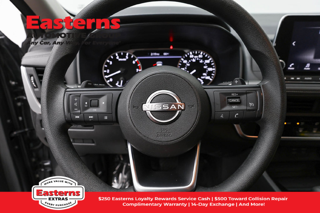 Used 2024 Nissan Rogue S AWD/4WD image 11
