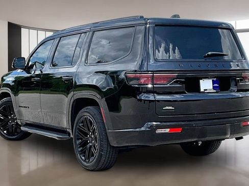Used 2023 Jeep Wagoneer Series II AWD/4WD image 4