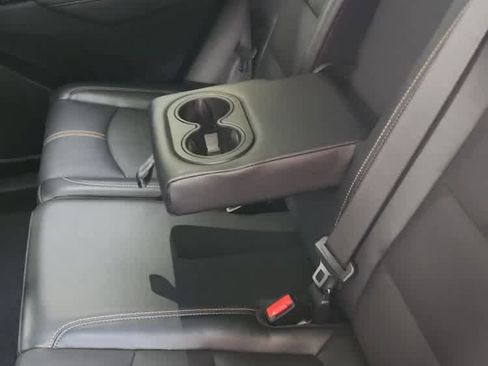 Used 2023 Chevrolet Equinox Premier image 37