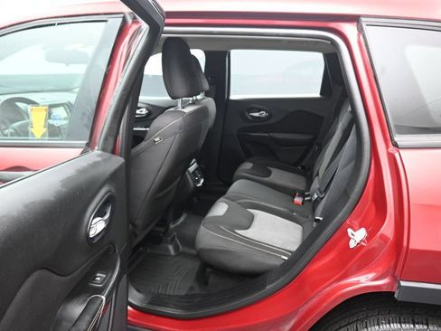Used 2014 Jeep Cherokee Sport w/ Cold Weather Group AWD/4WD image 31