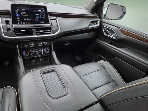 Used 2021 Chevrolet Tahoe Premier AWD/4WD image 13