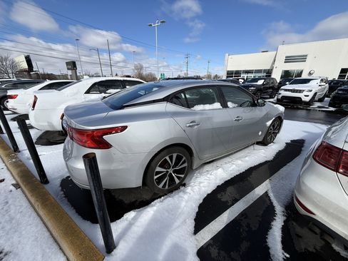Used 2018 Nissan Maxima 3.5 SV image 5