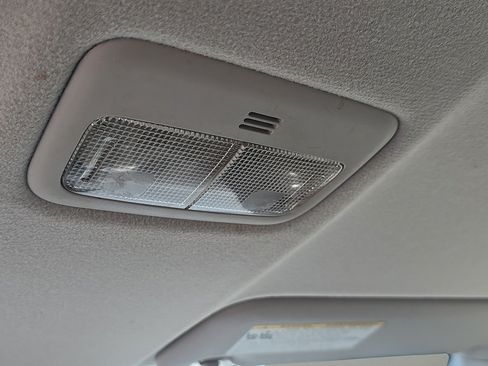 Used 2015 Scion xB FWD image 25