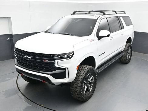 Used 2023 Chevrolet Suburban Z71 w/ Luxury Package AWD/4WD image 42