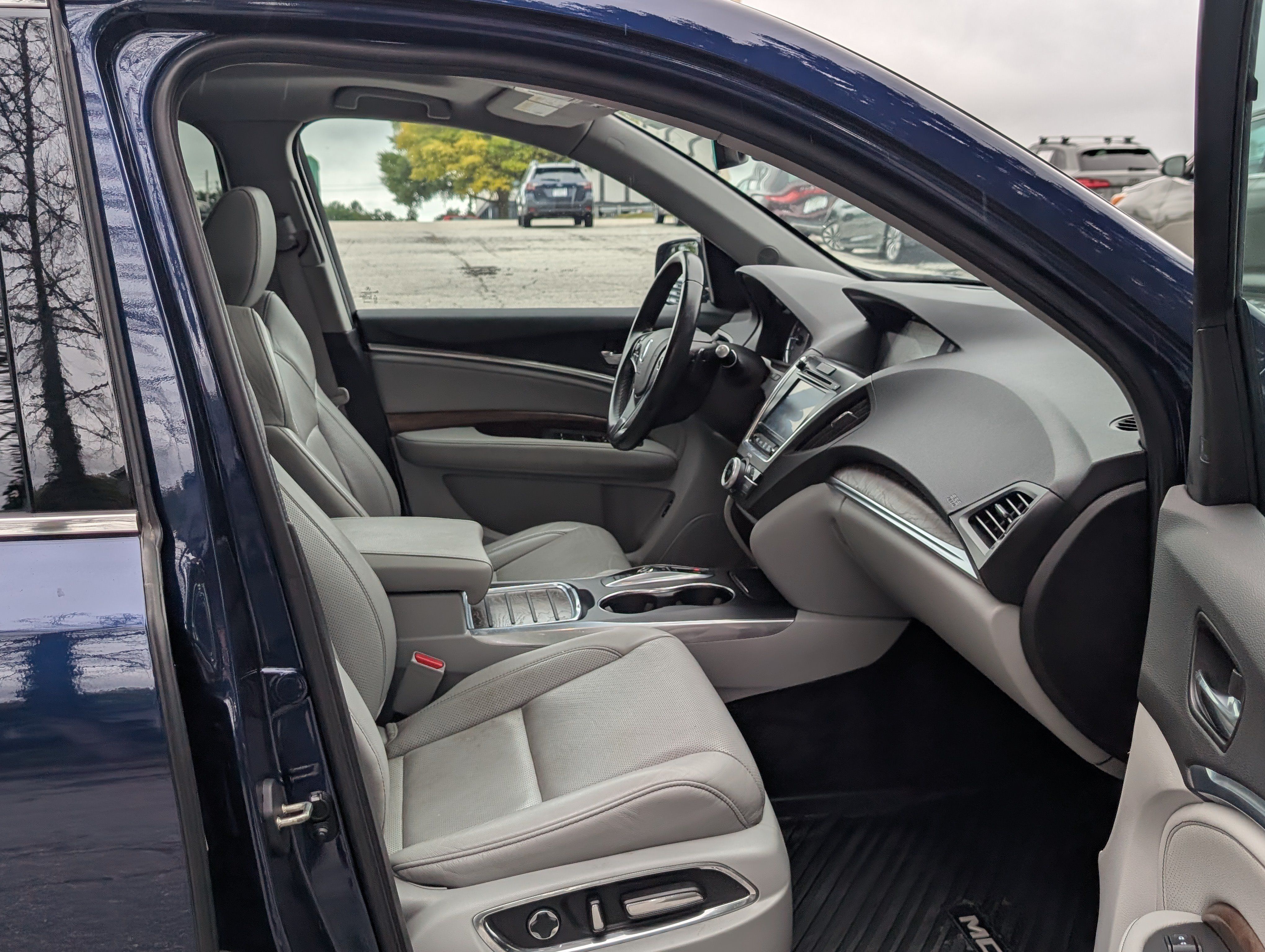 Used 2020 Acura MDX w/ Technology Package AWD/4WD image 10