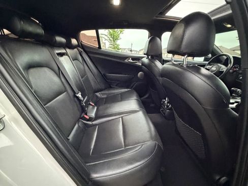 Used 2020 Kia Stinger GT1 RWD image 33