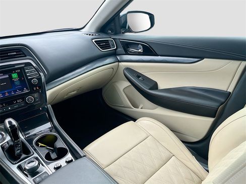 Used 2023 Nissan Maxima Platinum w/ Sport Mat Group image 25
